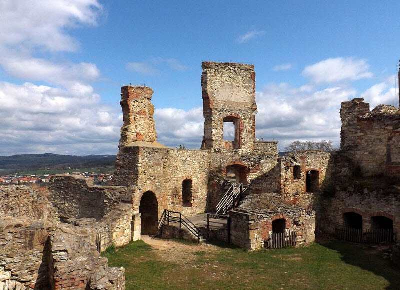 Zřícenina Hradu Leština, Malé Březno, Czechia, Czech Republic (Czechia)